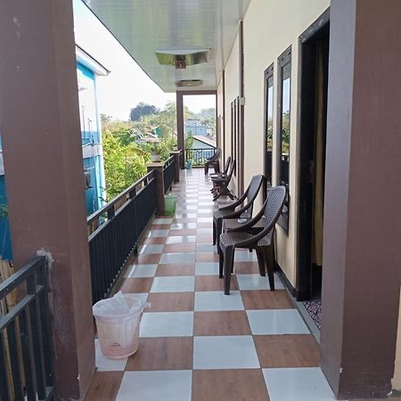 De Credo Hotell Labuan Bajo Exteriör bild