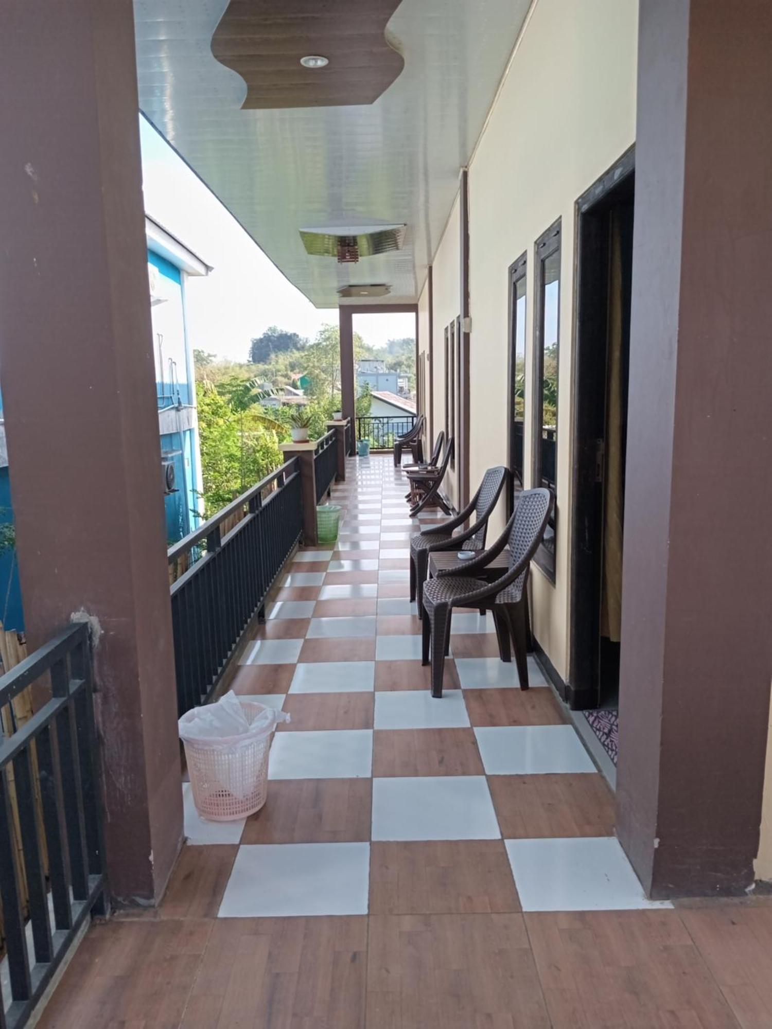 De Credo Hotell Labuan Bajo Exteriör bild